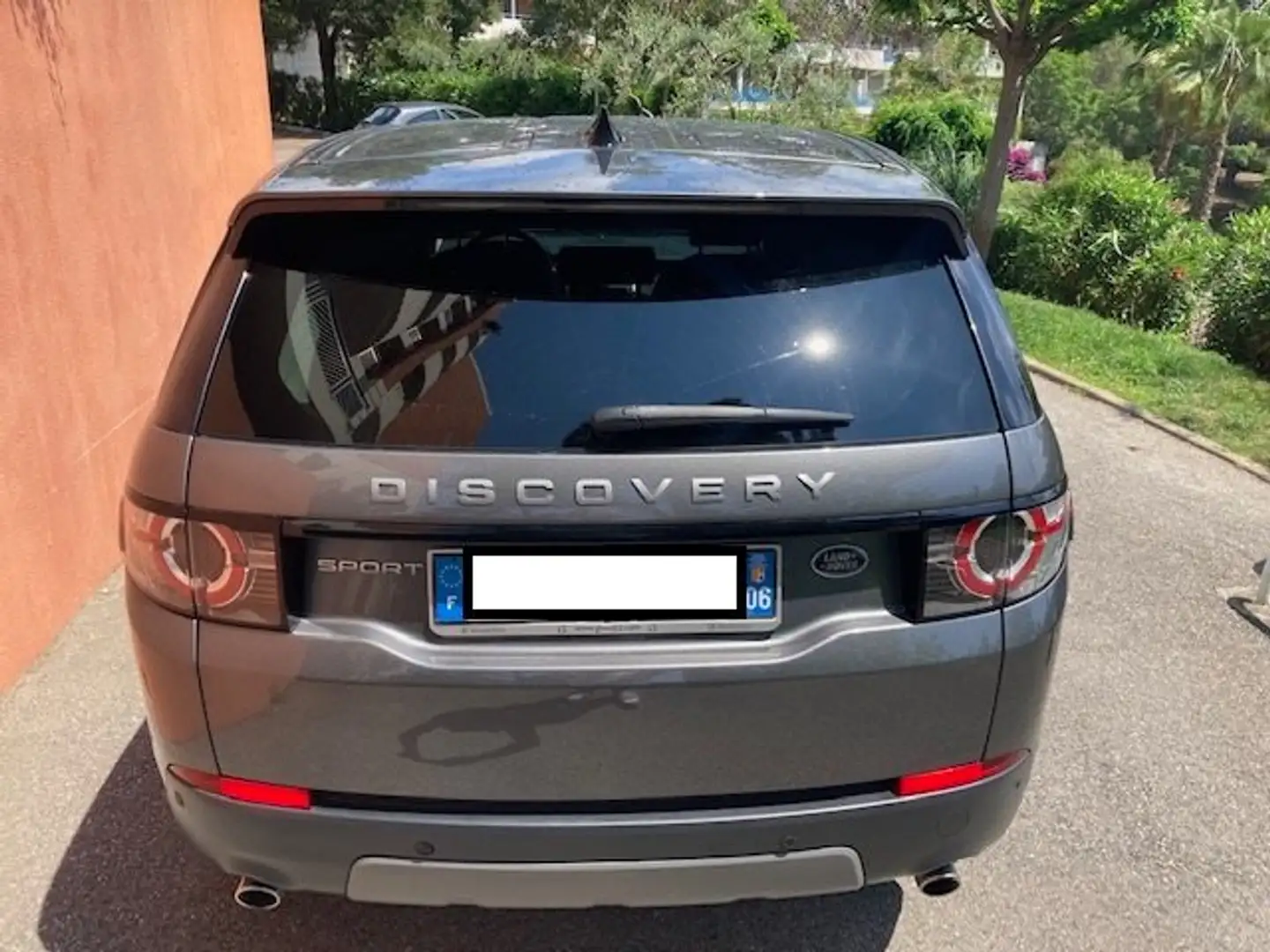 Land Rover Discovery Sport Mark II TD4 180ch SE A Gris - 2