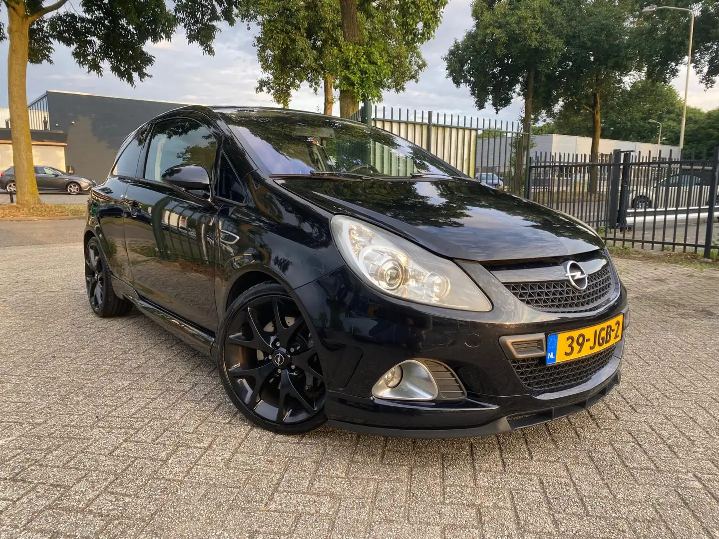 Opel Corsa 1.6-16V T OPC Cruise Camera Navi Zwart - 2