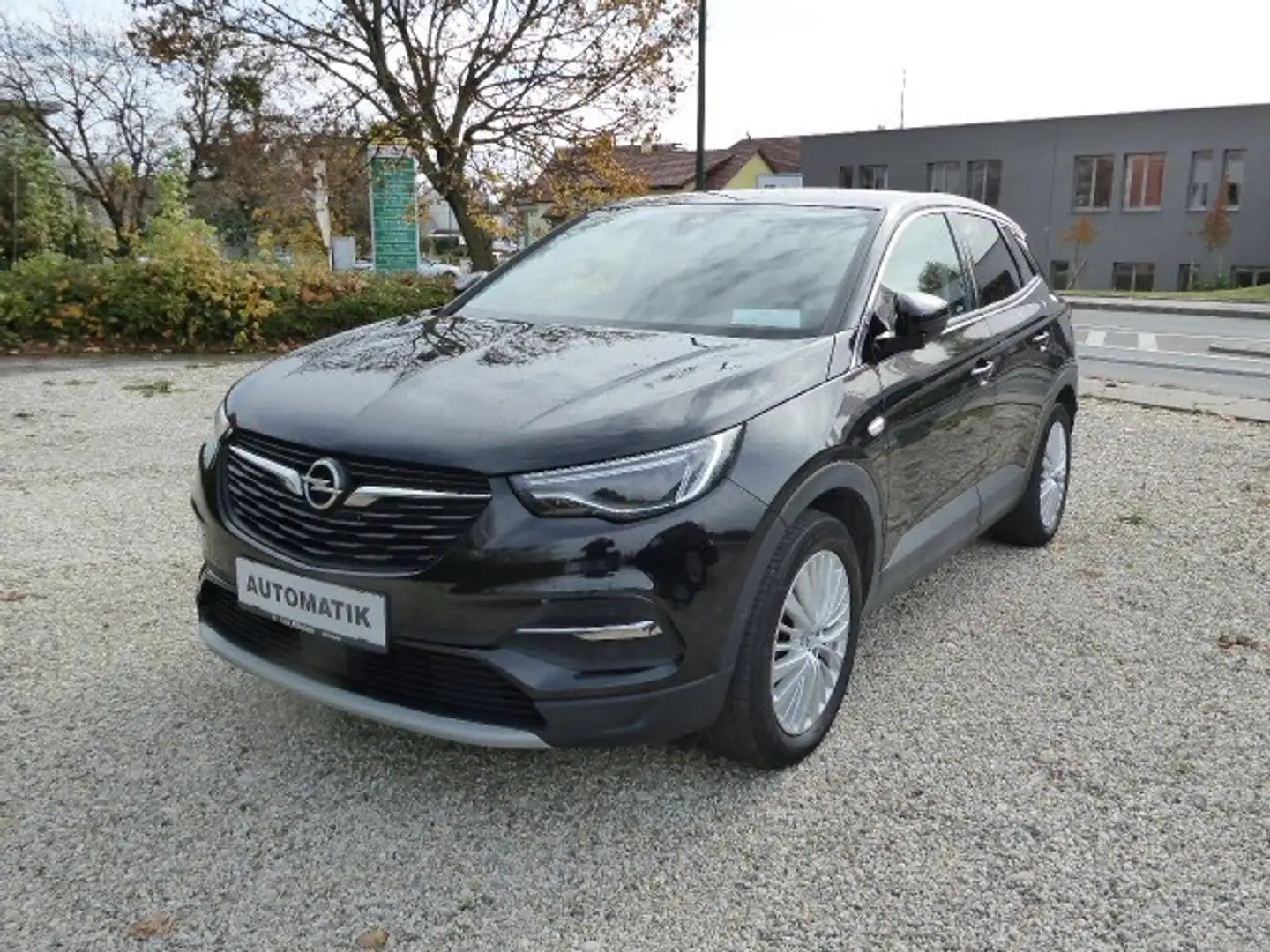 Opel Grandland X 1,2 Turbo Direct Injection Innovation Start/Stop Schwarz - 1