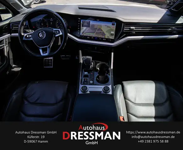 Volkswagen Touareg view 13
