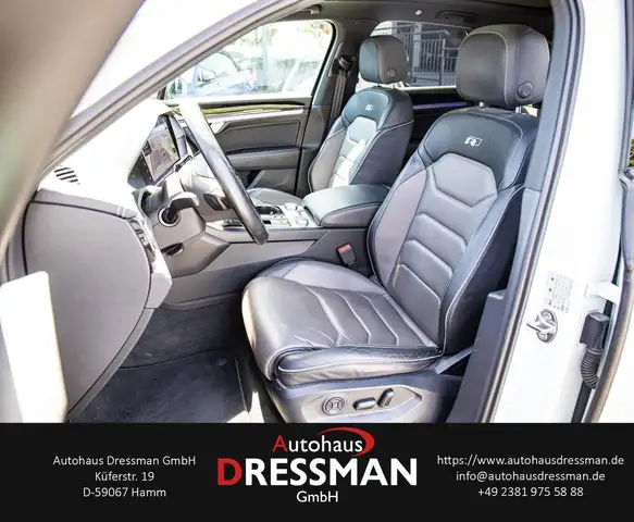 Volkswagen Touareg view 11