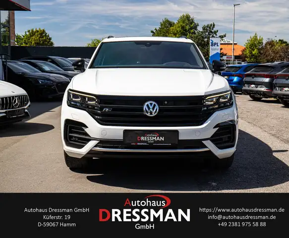 Volkswagen Touareg view 2