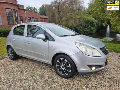 Opel Corsa 1.2-16V Essentia 5-deurs AIRCO/cruise