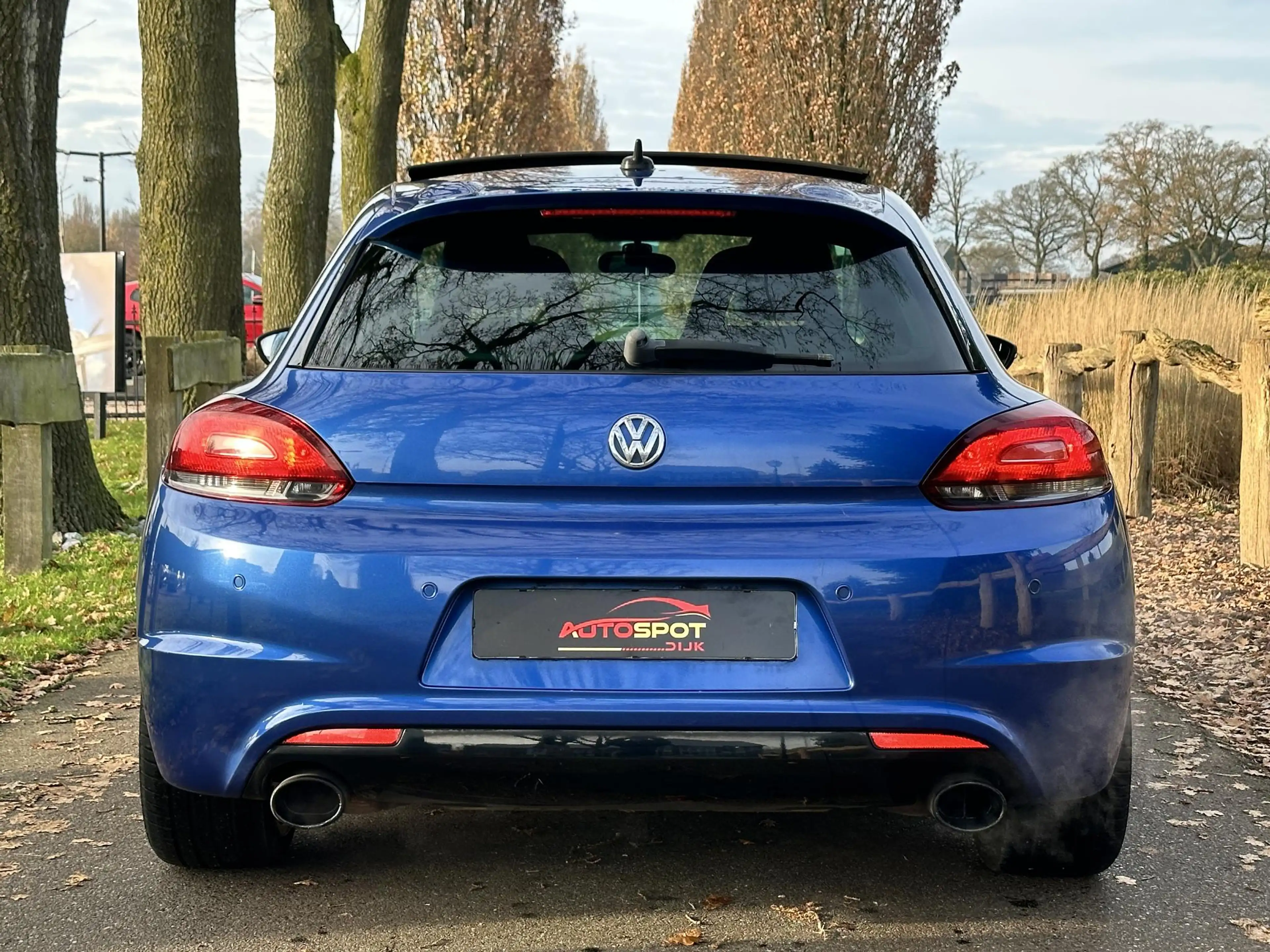 Volkswagen Scirocco 2.0 TSI R — photo 11