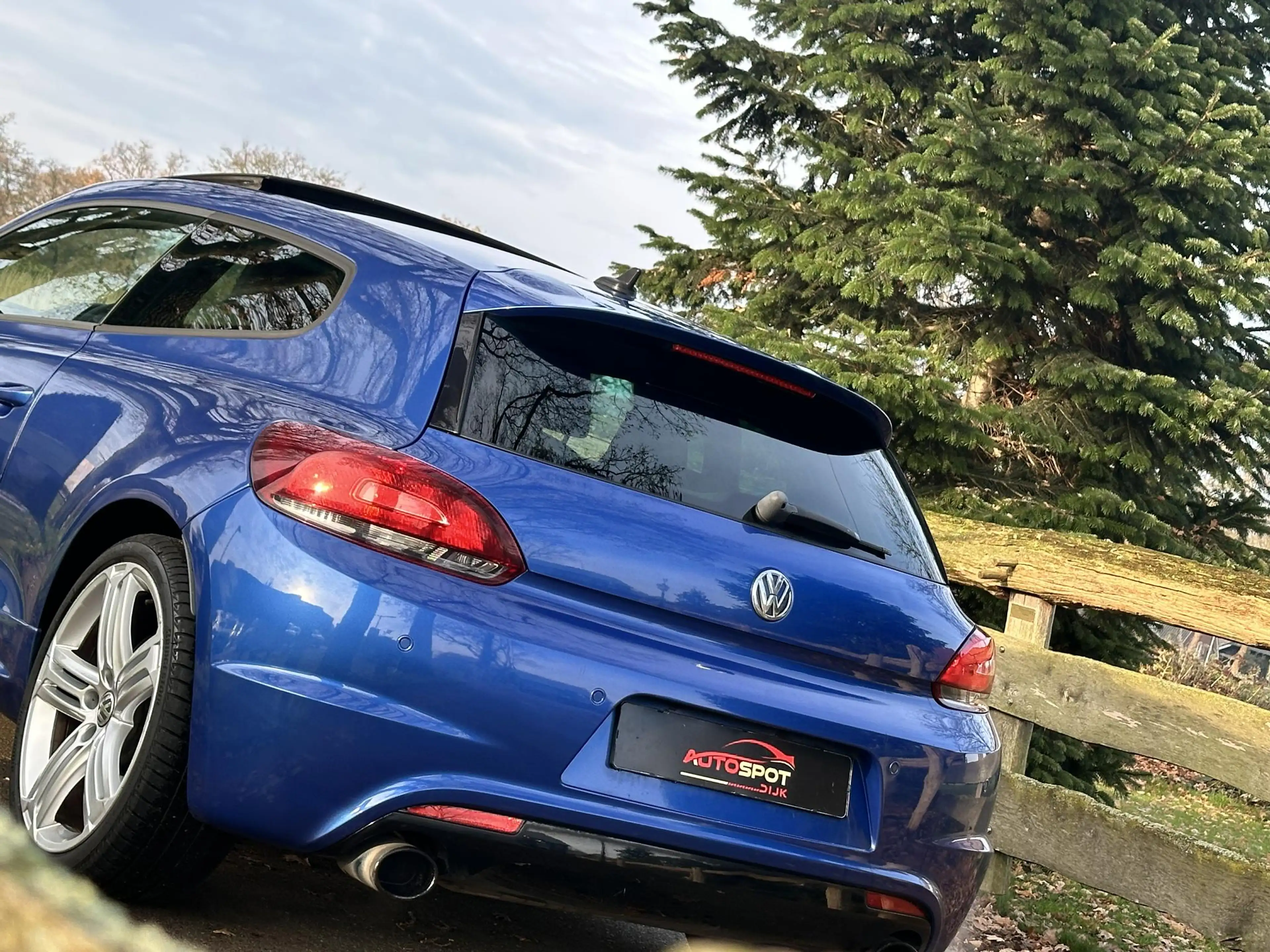 Volkswagen Scirocco 2.0 TSI R — photo 14