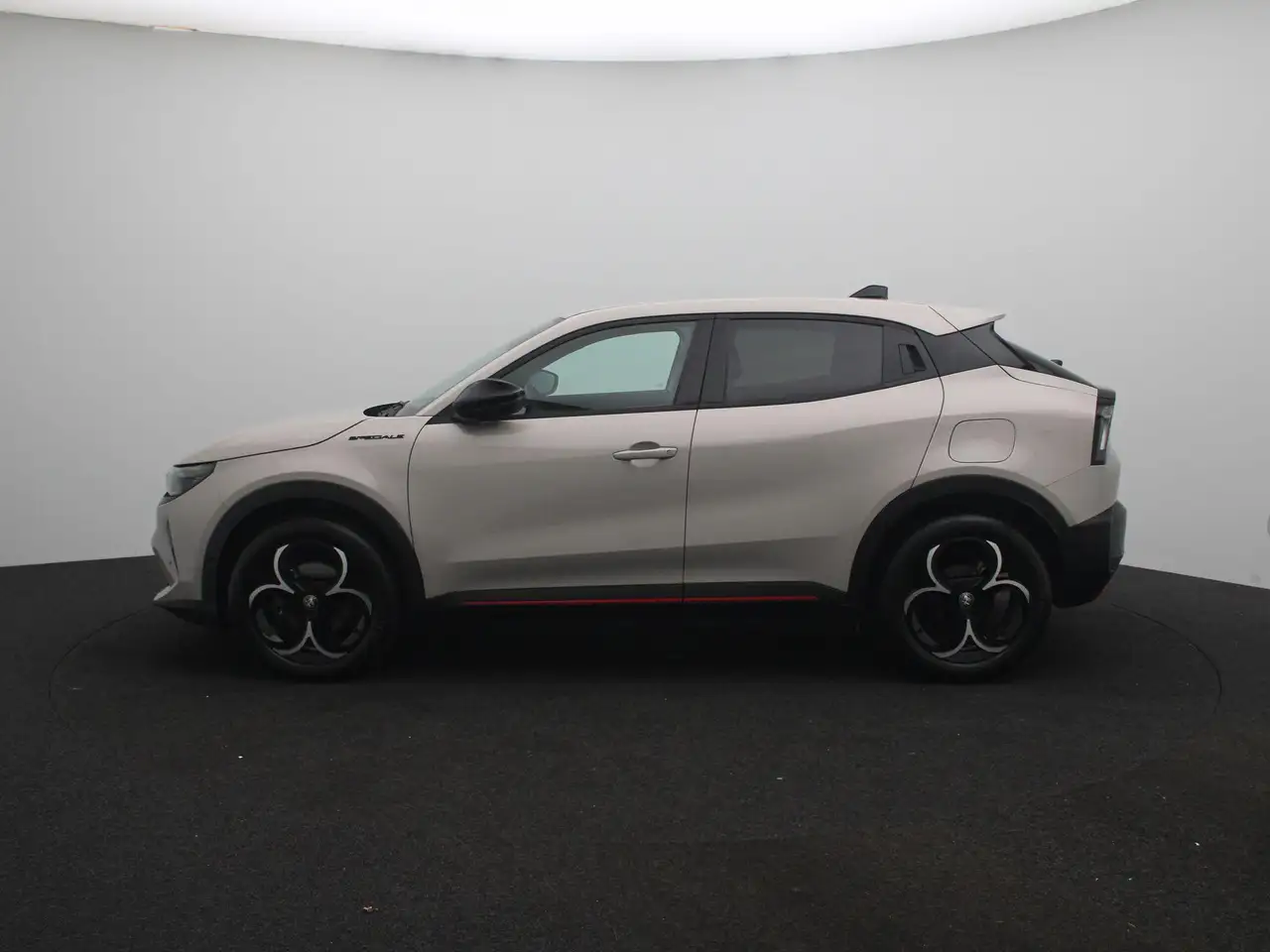 Alfa Romeo Junior 2025