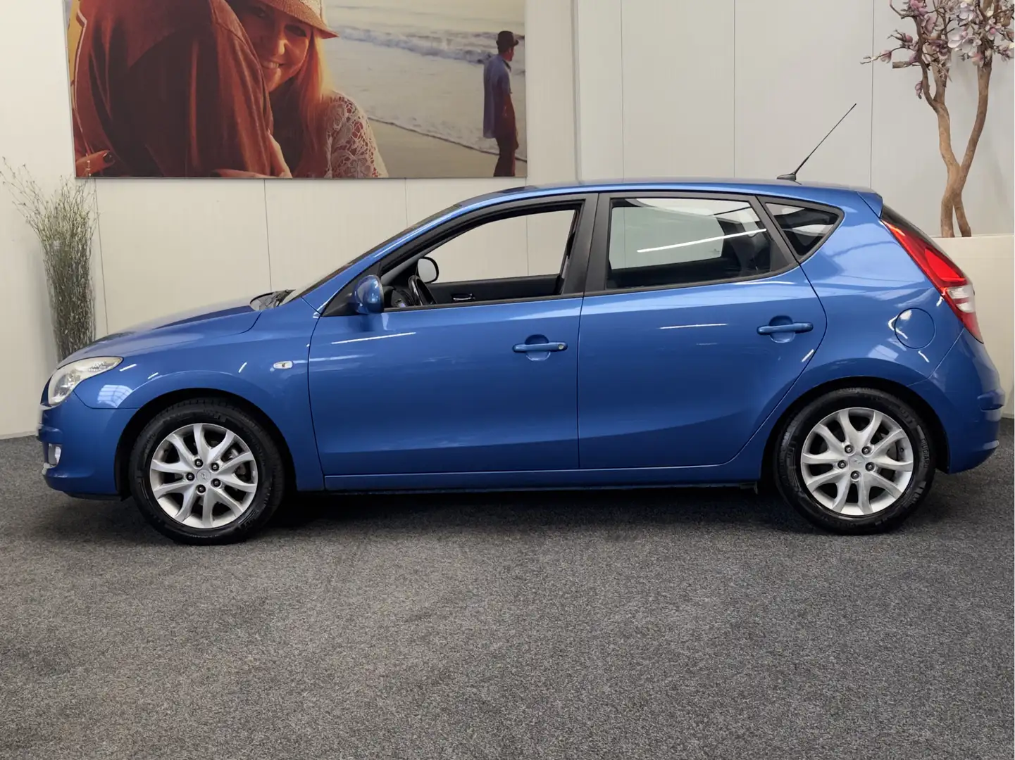 Hyundai i30 1.6i DYNAMIC LUXE AIRCO LICHT METALEN VELGEN ZEER Blau - 2