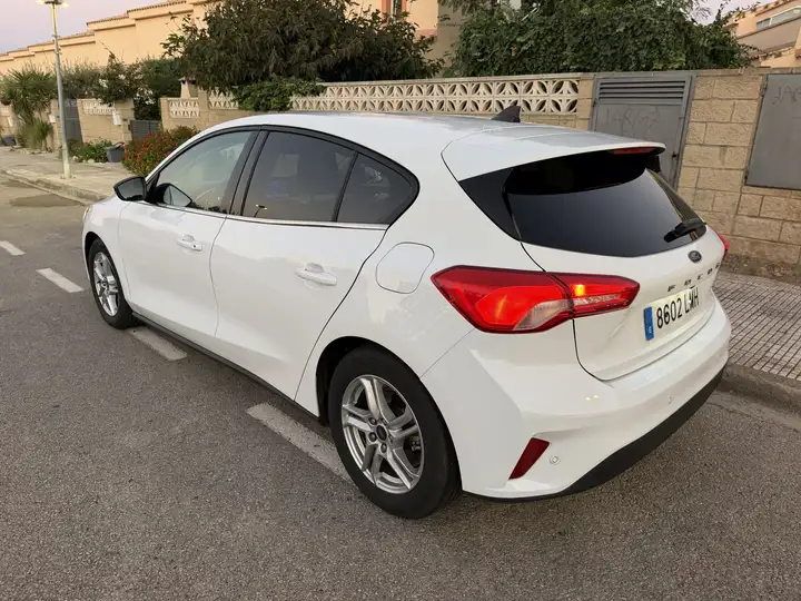 Ford Focus 1.0 Ecoboost Trend+ 2021, foto 3