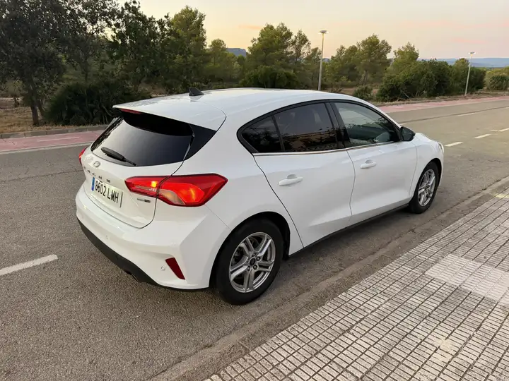 Ford Focus 1.0 Ecoboost Trend+ 2021, foto 4