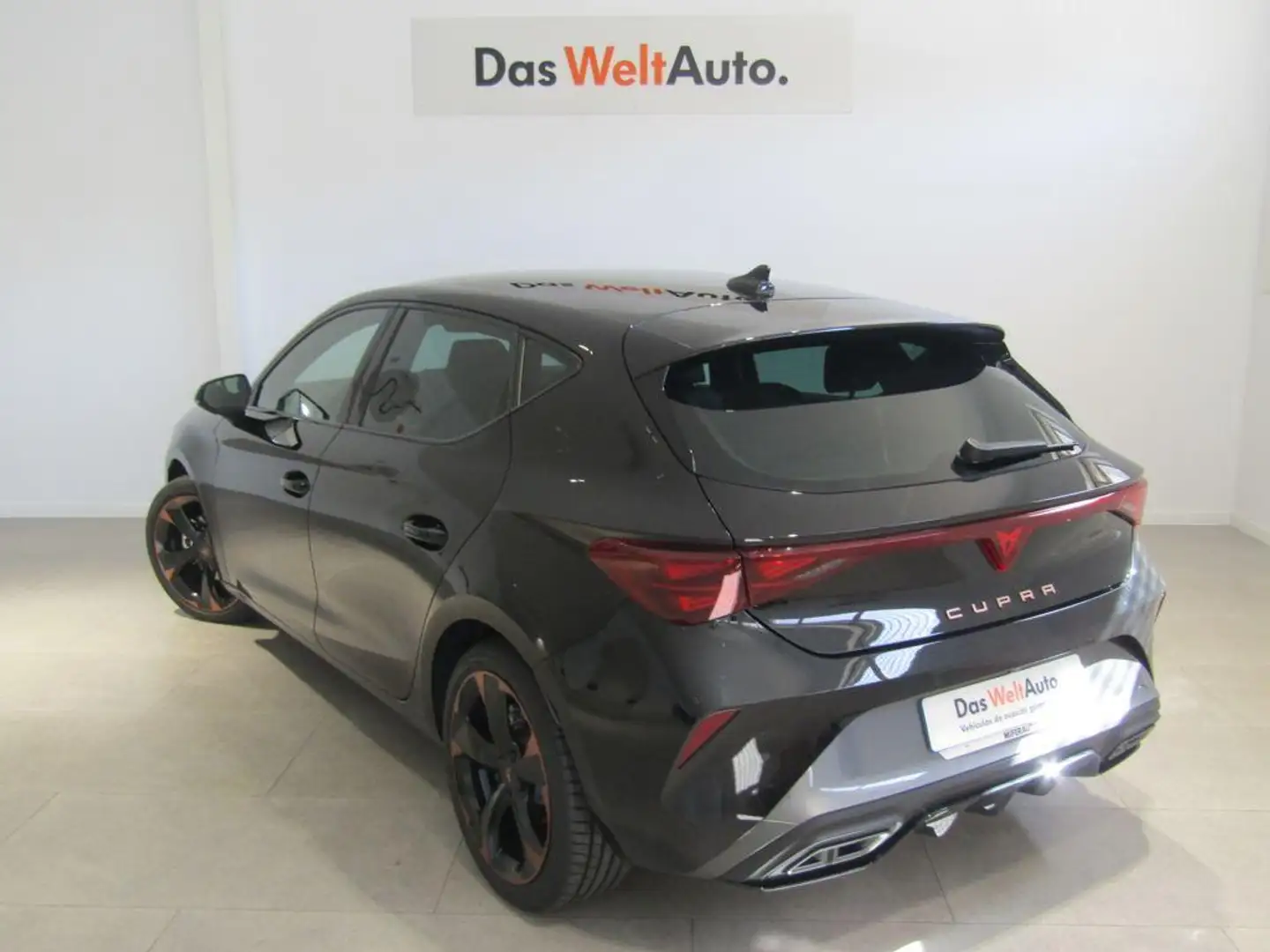 CUPRA Leon 1.5 eTSI 110 DSG Noir - 2