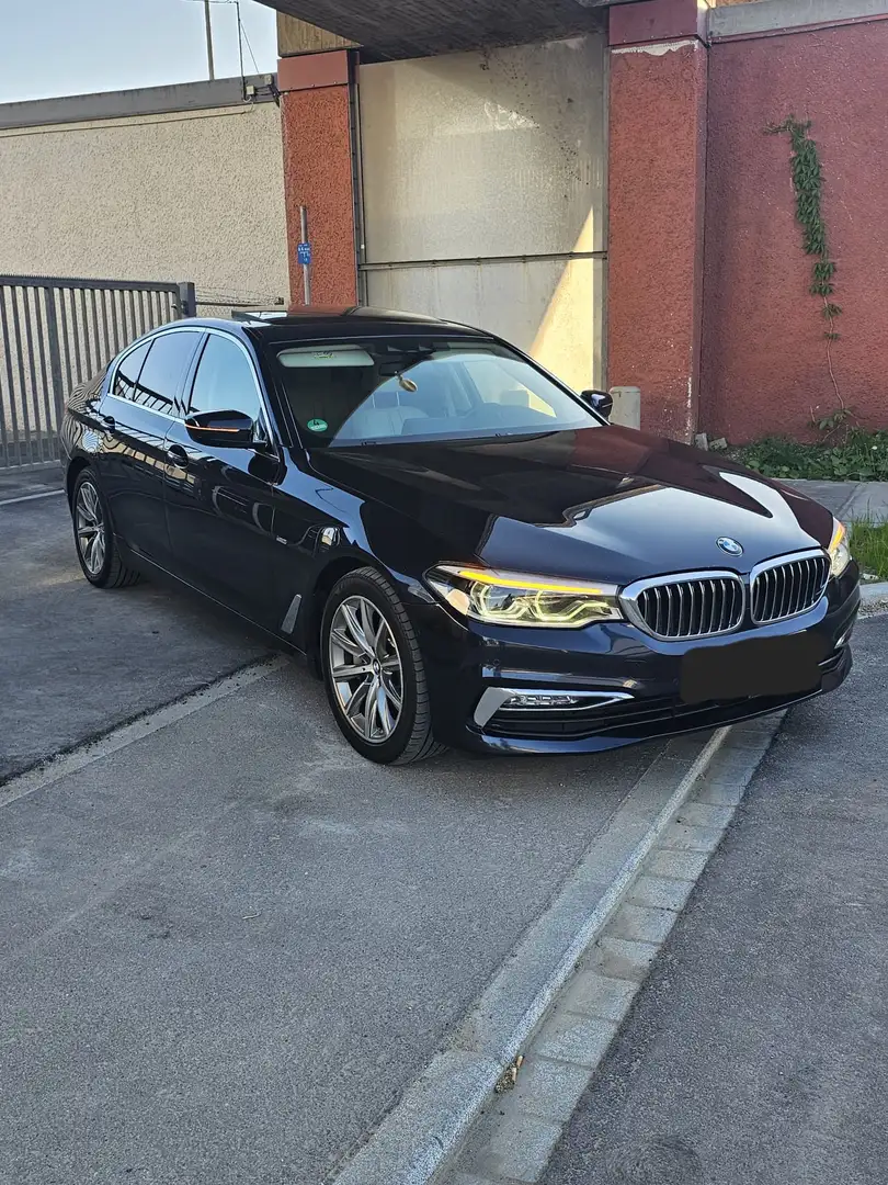 BMW 530 BMW 530d G30 LuxuryLine Hud|Sbd|Led|Spur|Totw|Dist Blau - 1