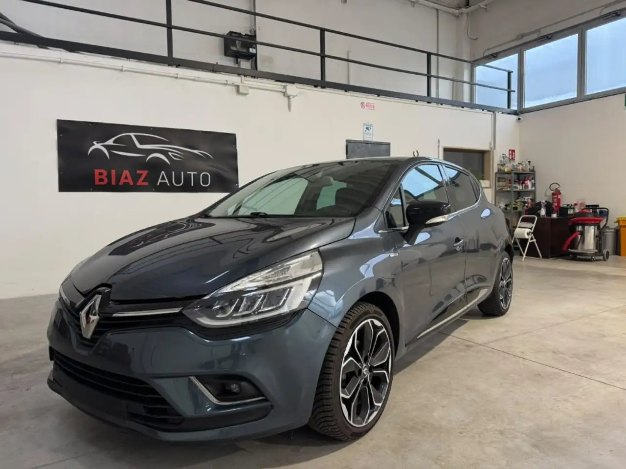 Renault Clio TCe 120CV Start&Stop 5 porte Energy Intens — photo 1 of 24