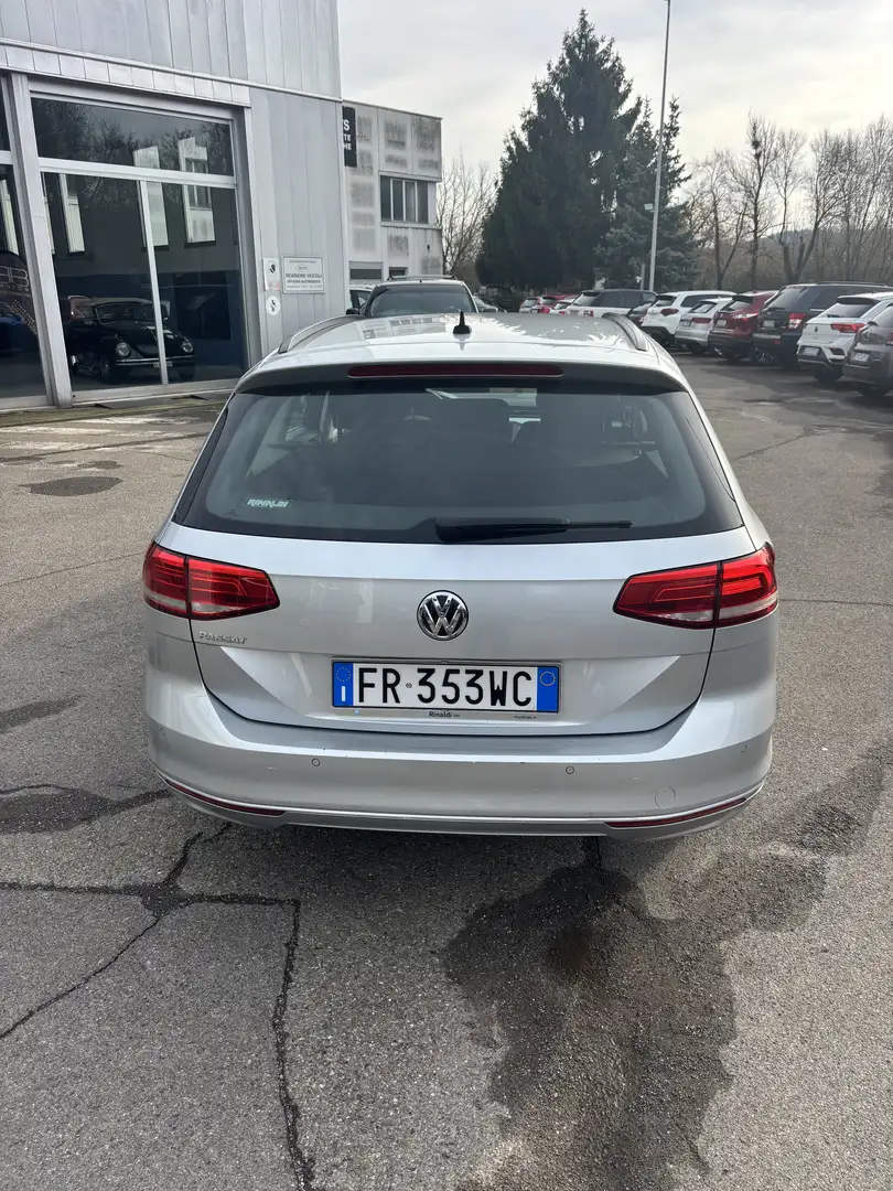 Volkswagen Passat 1.6 tdi 120cv dsg Argent - 2