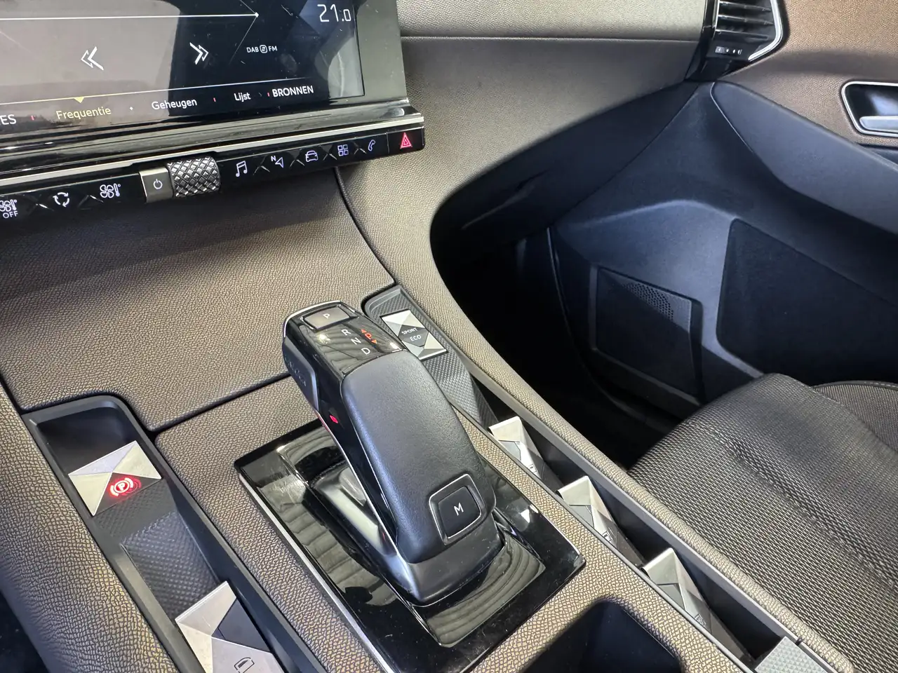 DS Automobiles DS 7 Crossback 2021 — фото 15
