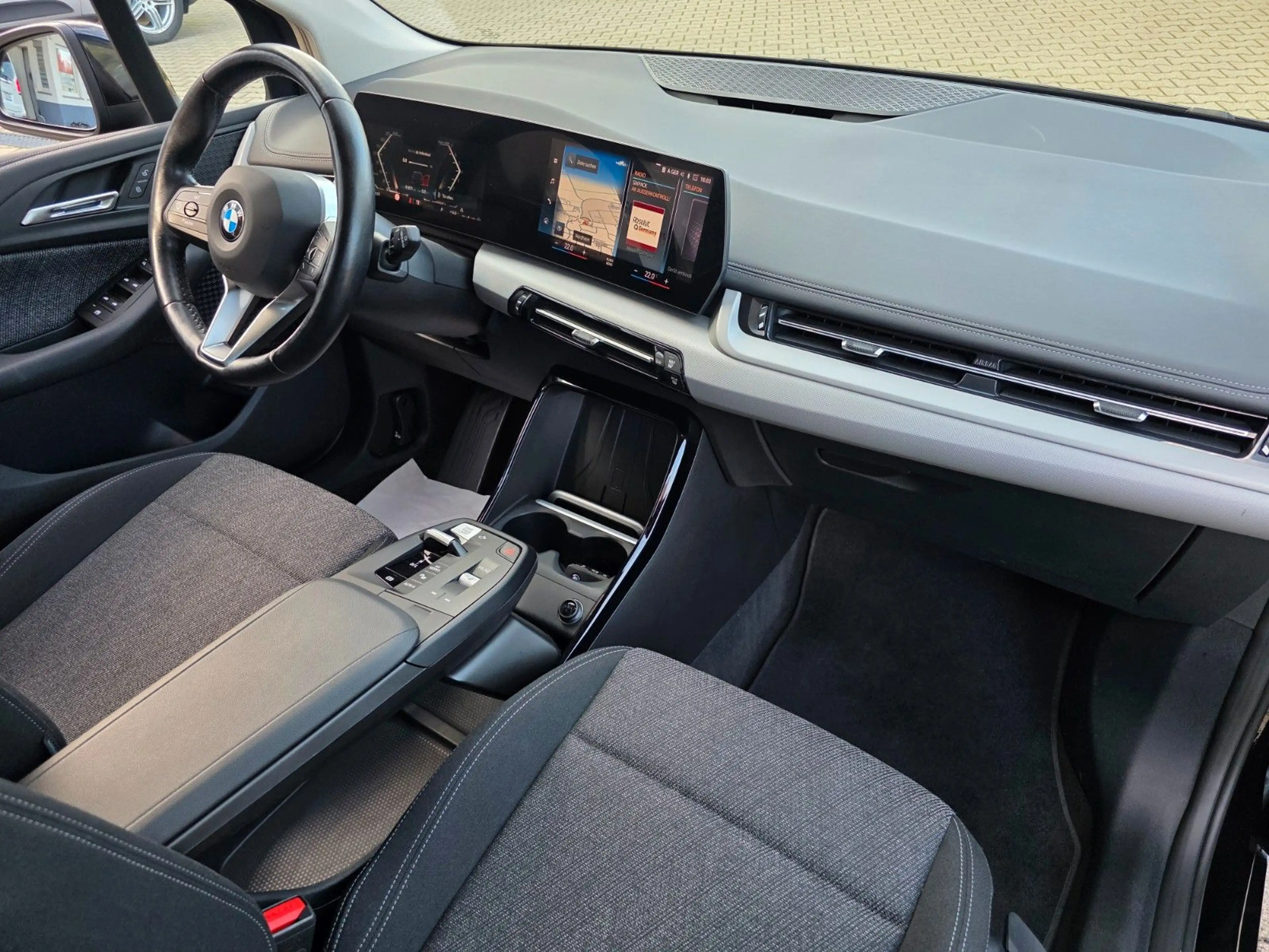 BMW 220 220 i Active Tourer Automatik/Navi/LED — photo 2