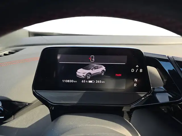 Volkswagen Id.4 view 9