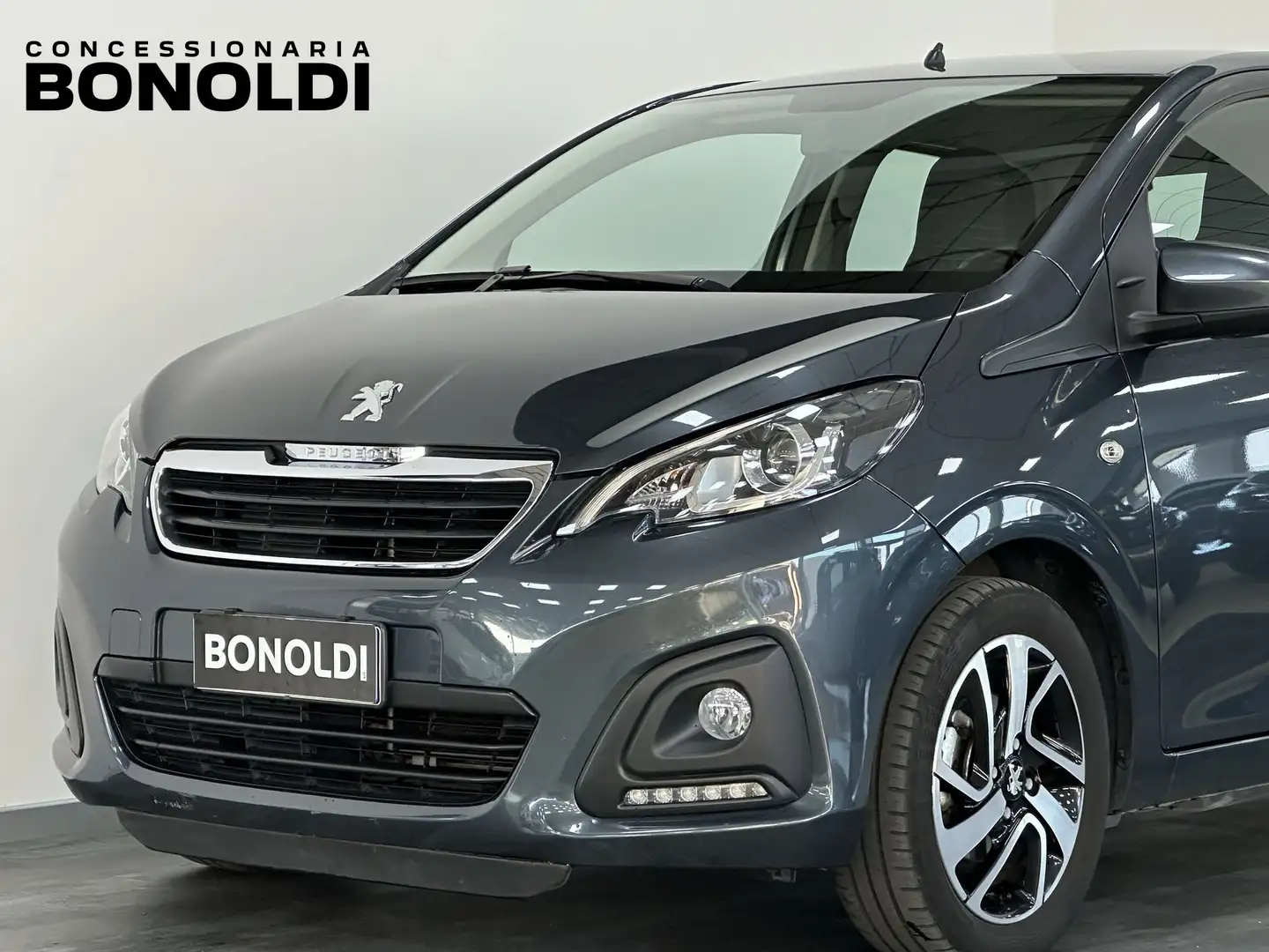 Peugeot 108 VTi 72 S&S 5 porte Active Grau - 2