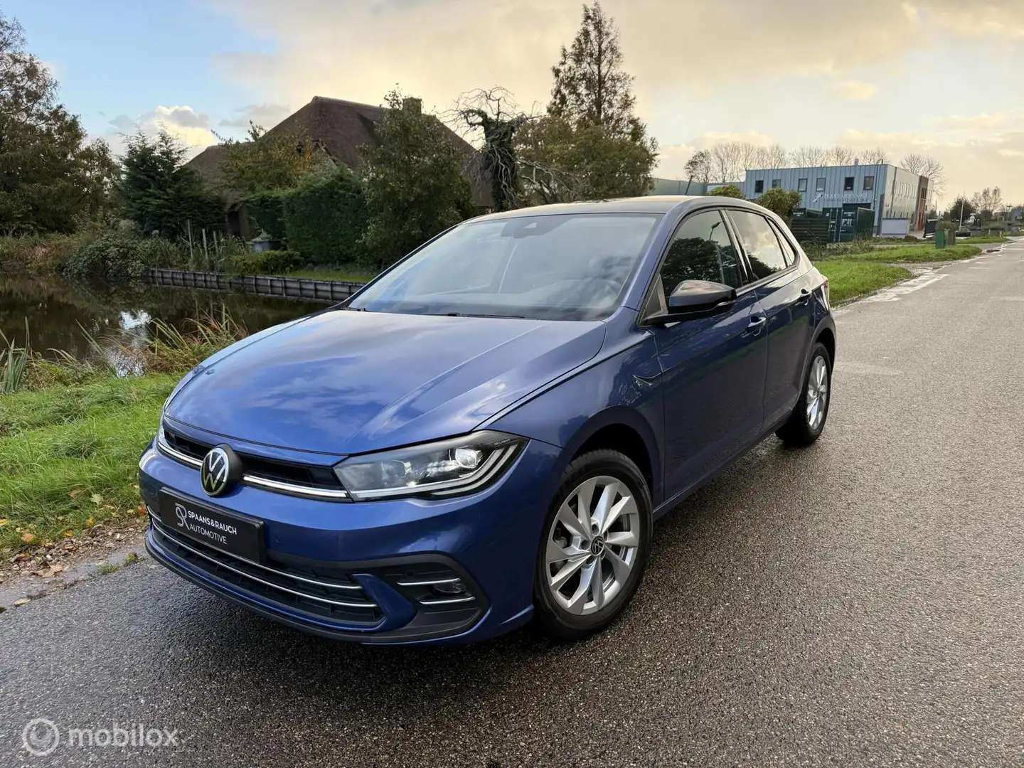 Volkswagen Polo 1.0 TSI Style / Cam / CarPlay / IQ Light Blauw - 1