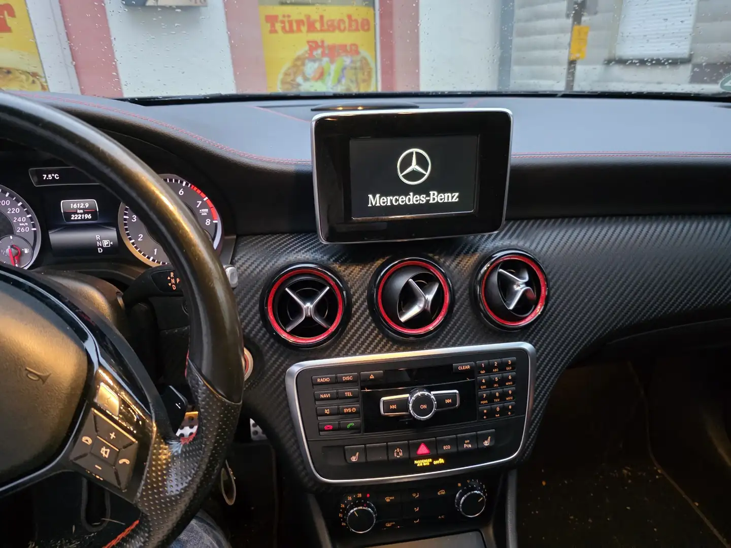 Mercedes-Benz A 250 4Matic 7G-DCT AMG Line - 2