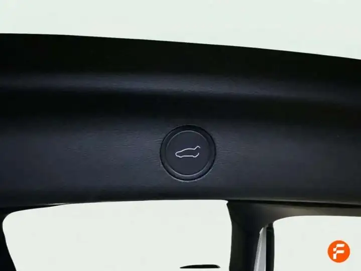 Tesla Model Y 2024, foto 34