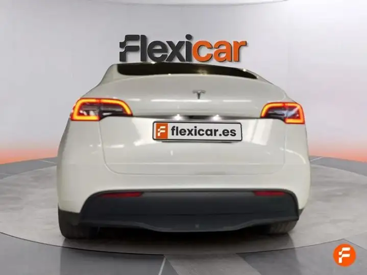 Tesla Model Y 2024, foto 8
