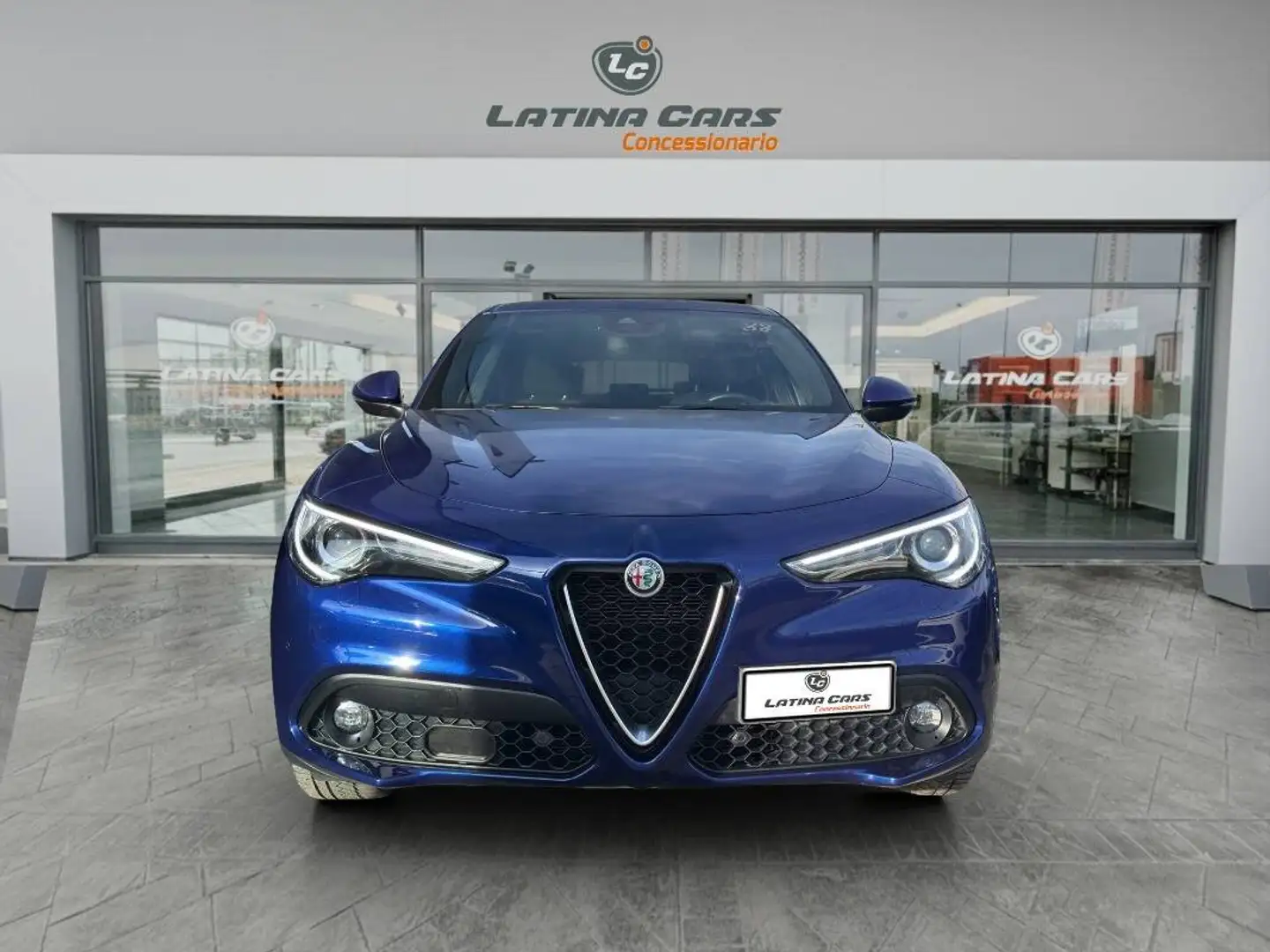 Alfa Romeo Stelvio 2.2 t Business rwd 160cv auto Con NAVIGATORE Bleu - 2