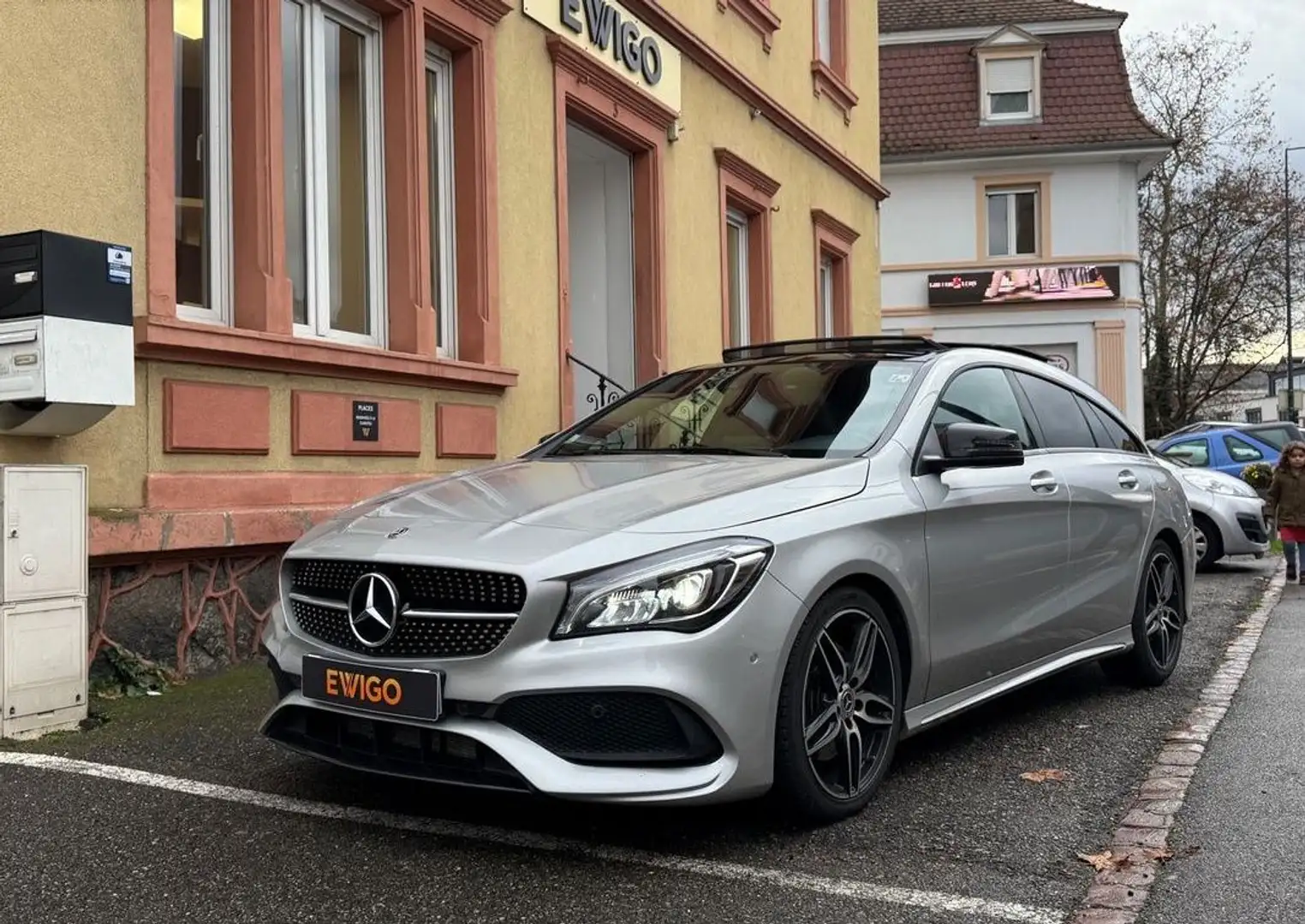 Mercedes-Benz CLA 220 classe 2.2 220 d 170 amg line 4matic 7g-dct bva-garantie 12 mois Gris - 1