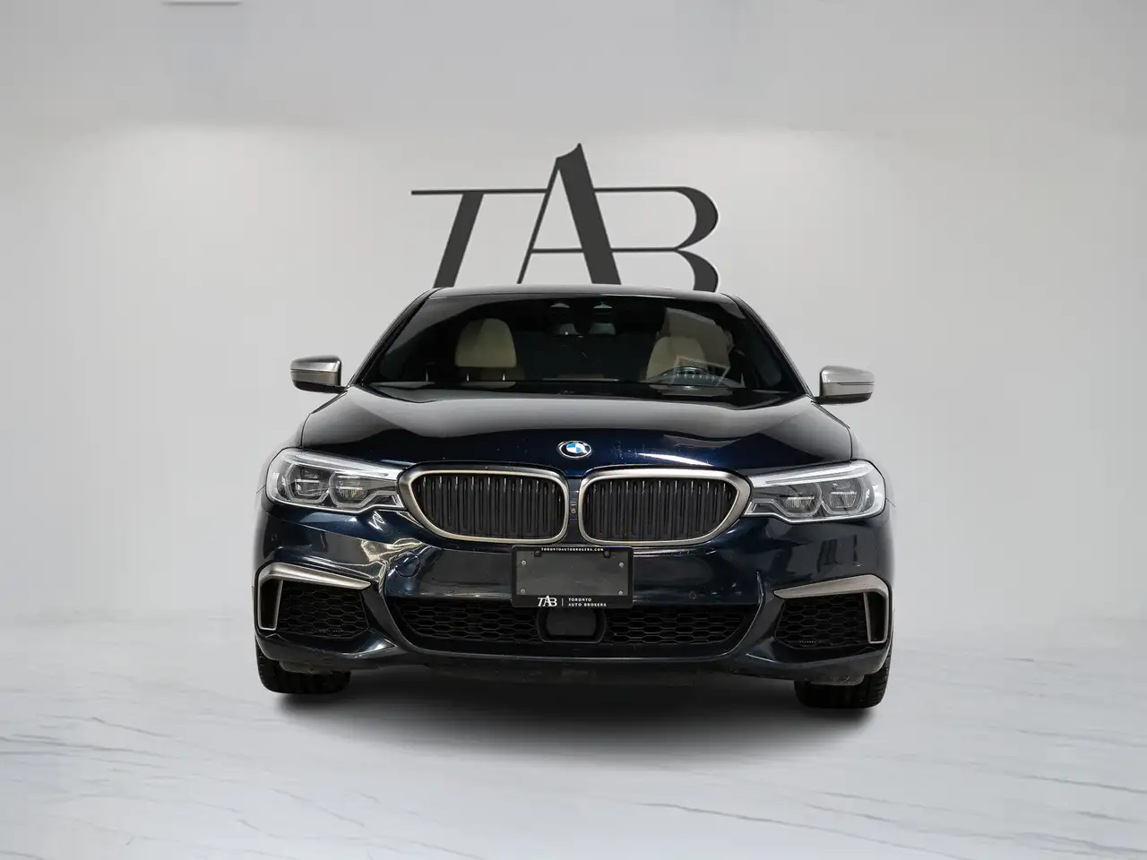 BMW 5 Series снимка BMW 5 Series