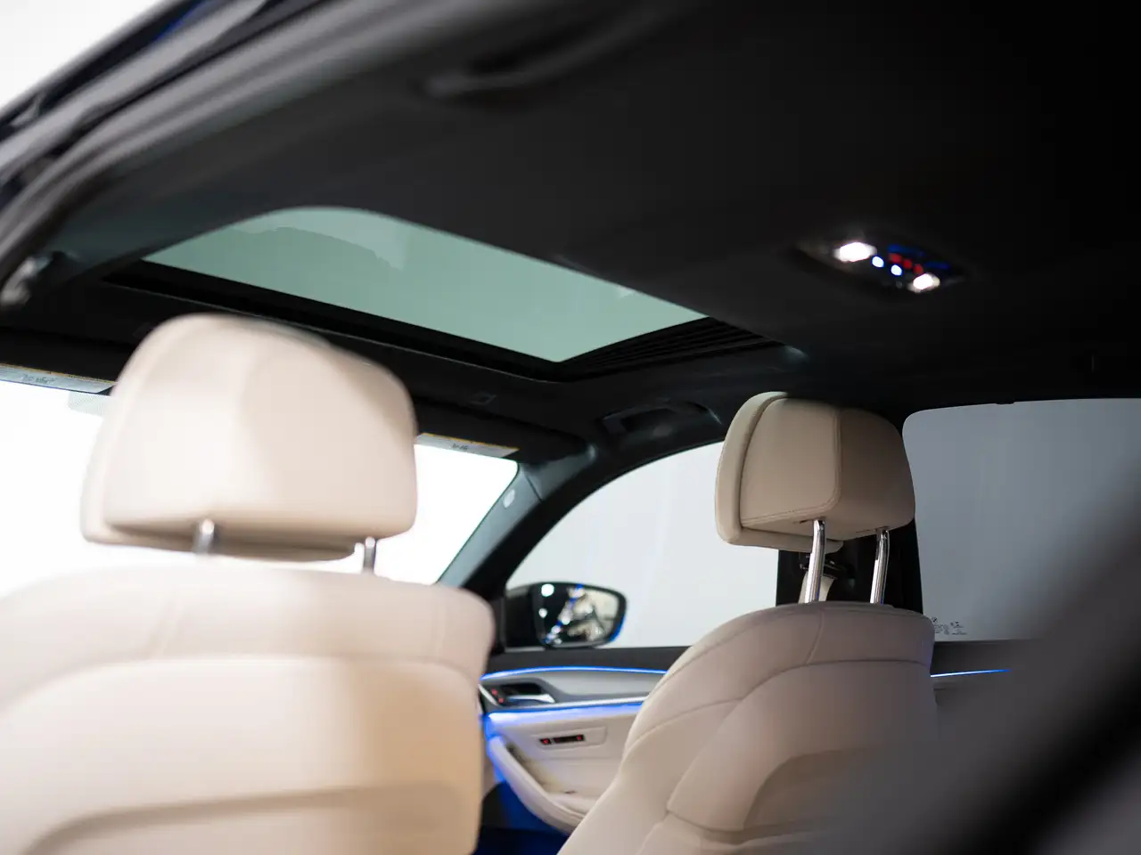 BMW 5 Series снимка BMW 5 Series