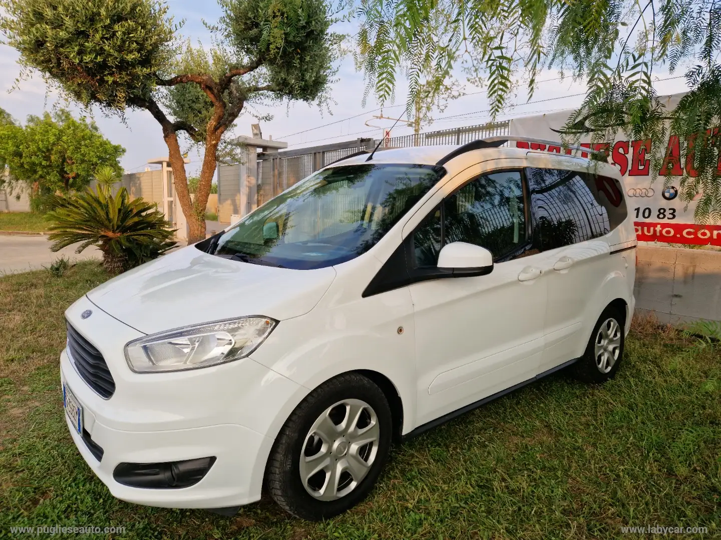 Ford Tourneo Courier 1.5 TDCI 95 CV Plus AUTOCARRO Bianco - 1