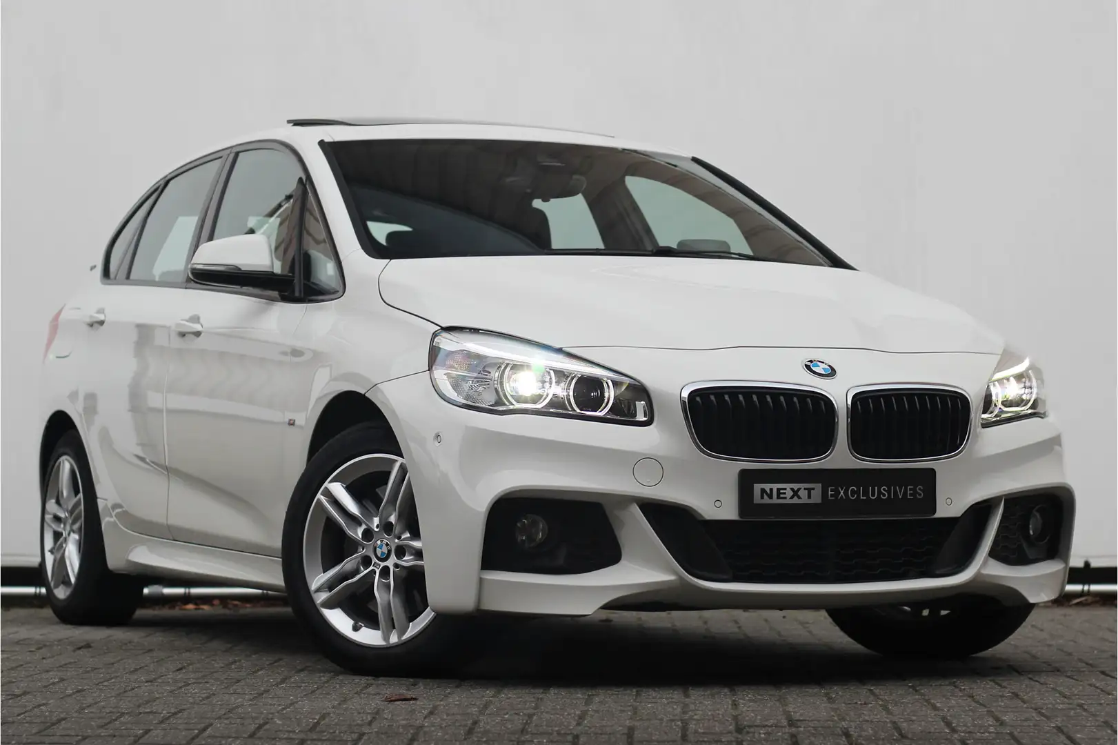 BMW 225 2-serie Active Tourer 225xe iPerformance High Exec Wit - 1