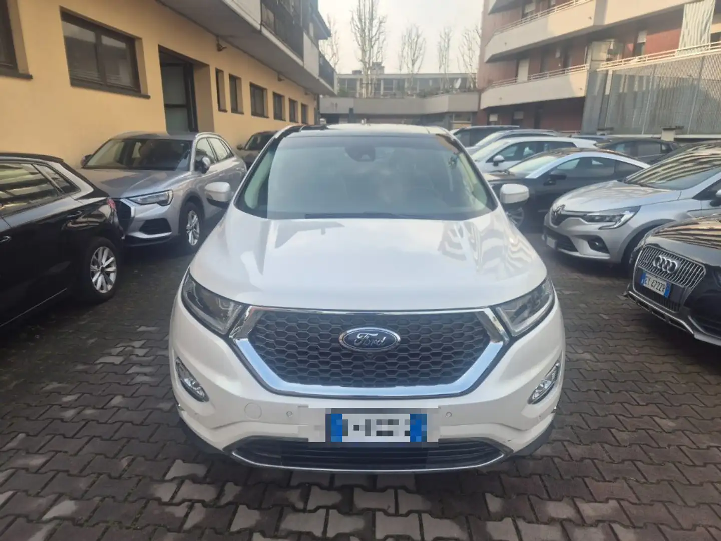 Ford Edge 2.0 TDCI 210 CV AWD Start&Stop Powershift Vignale Weiß - 2