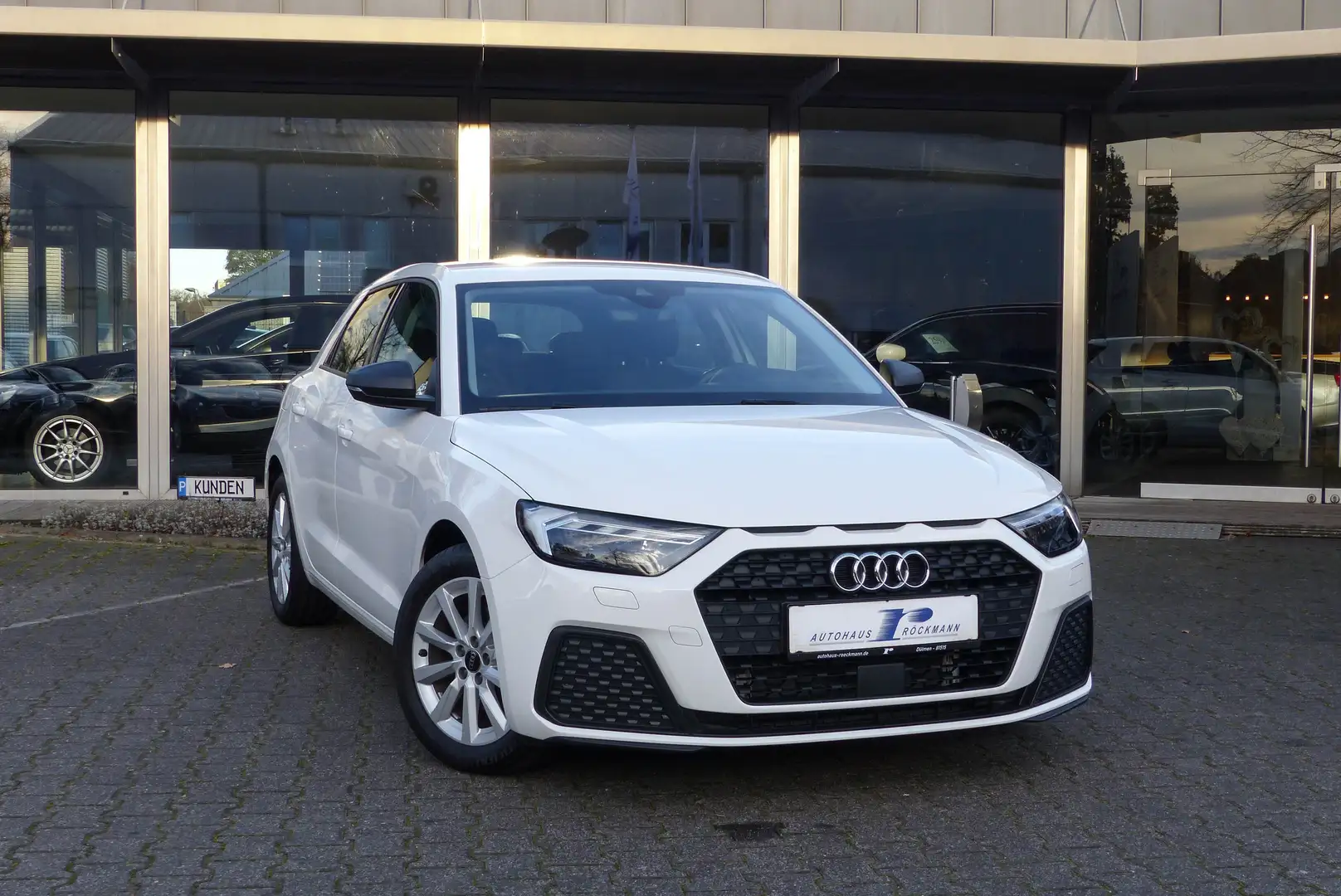 Audi A1 Sportback 30 TFSI smartphoneApp PDC SHZ Weiß - 1