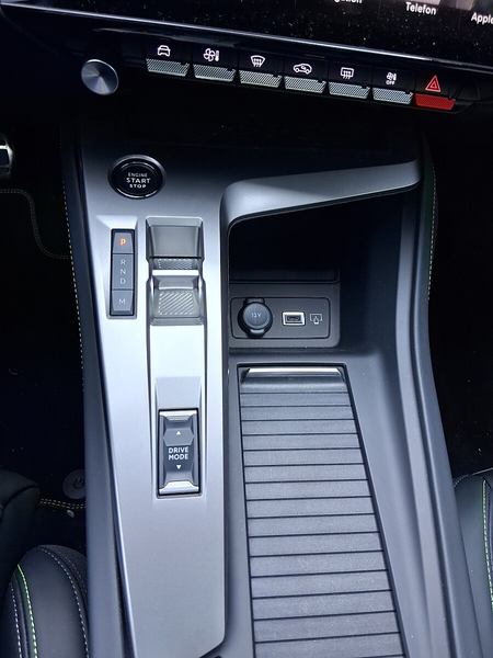 Peugeot 408 Hybrid 145 e-DCS6 GT — photo 14