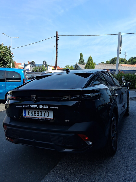 Peugeot 408 Hybrid 145 e-DCS6 GT — photo 6