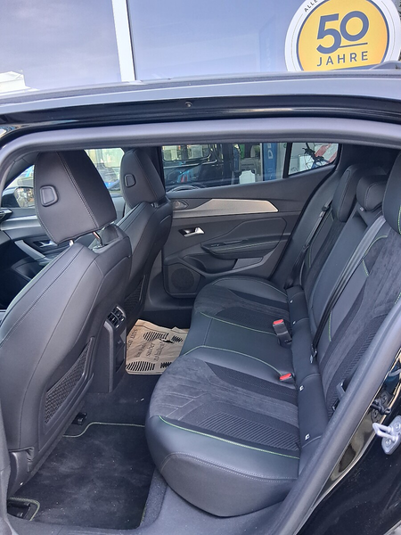 Peugeot 408 Hybrid 145 e-DCS6 GT — photo 10