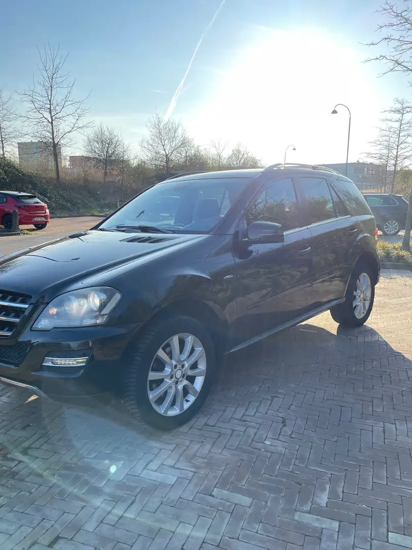 Mercedes-Benz ML 350 CDI BT. Edition 125 Noir - 1