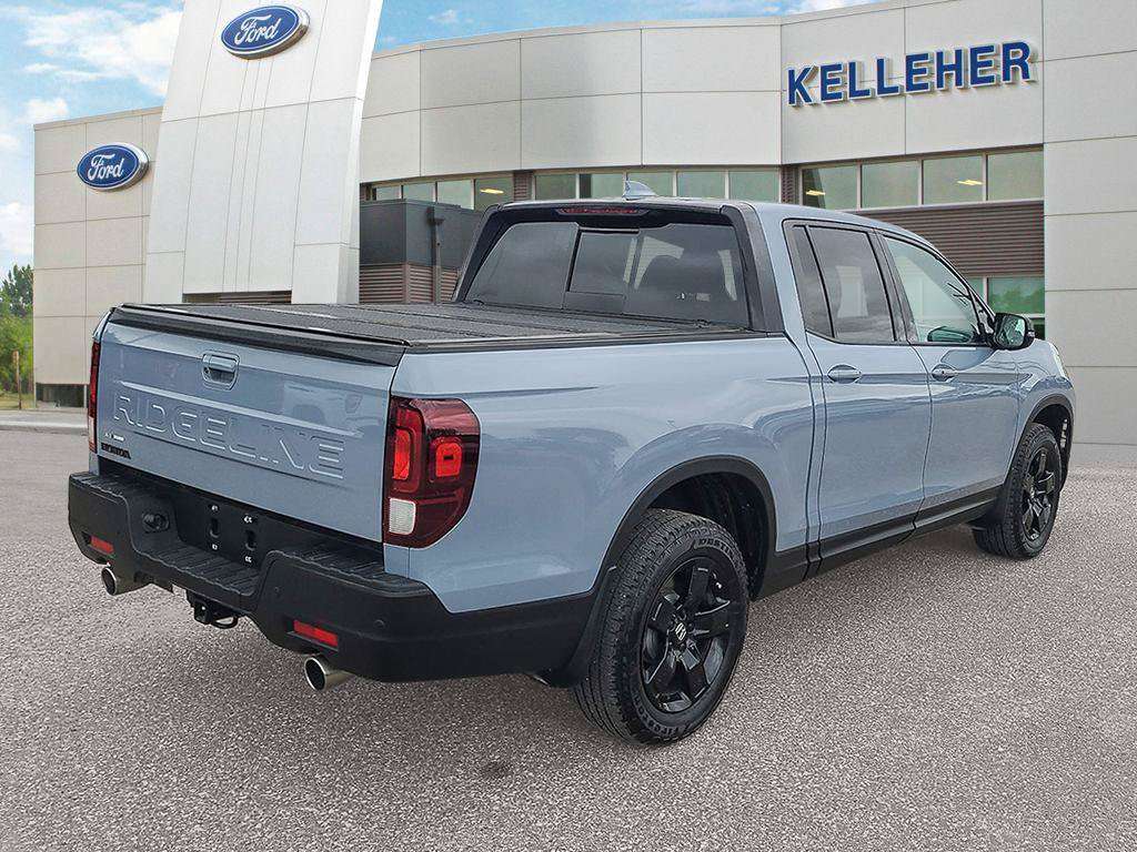 2026 Honda Ridgeline Black Edition | AWD | Like New! | Heated/Cooled Seats | Wireless Charging | Leather — снимка 5