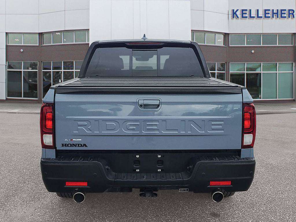 2026 Honda Ridgeline Black Edition | AWD | Like New! | Heated/Cooled Seats | Wireless Charging | Leather — снимка 4