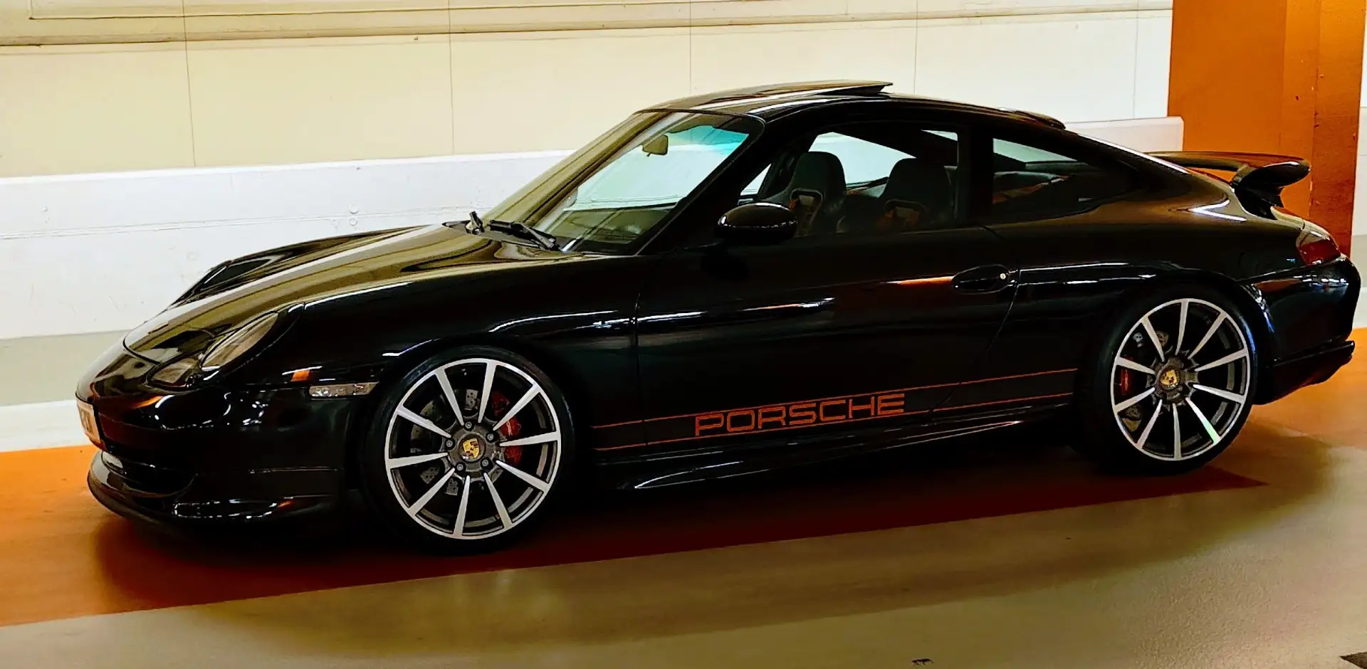 Porsche 996 911 Carrera Coupé - 1