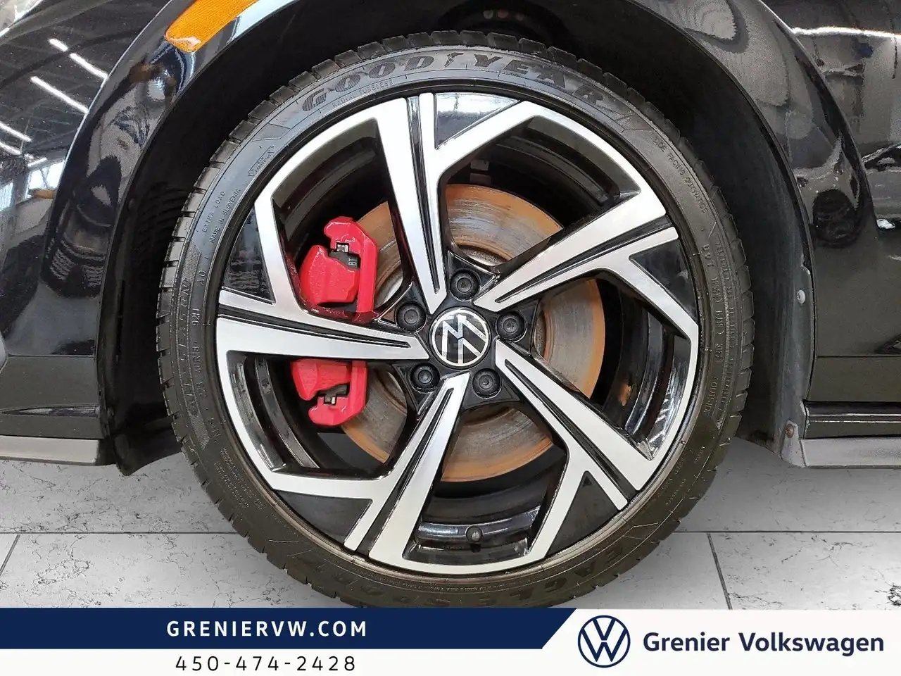 Volkswagen Golf GTI снимка Volkswagen Golf GTI