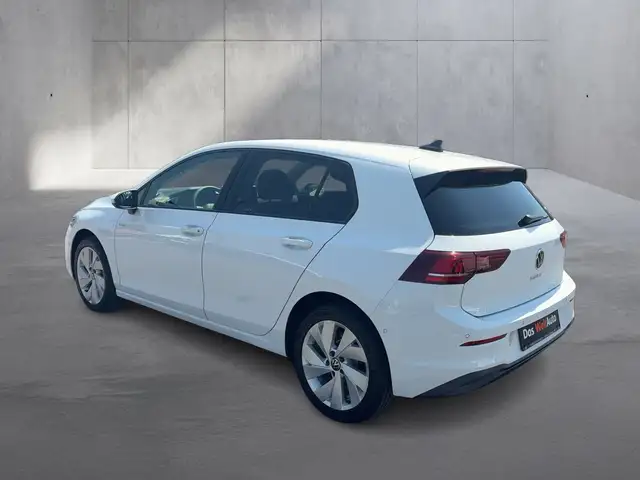 Volkswagen Golf view 3