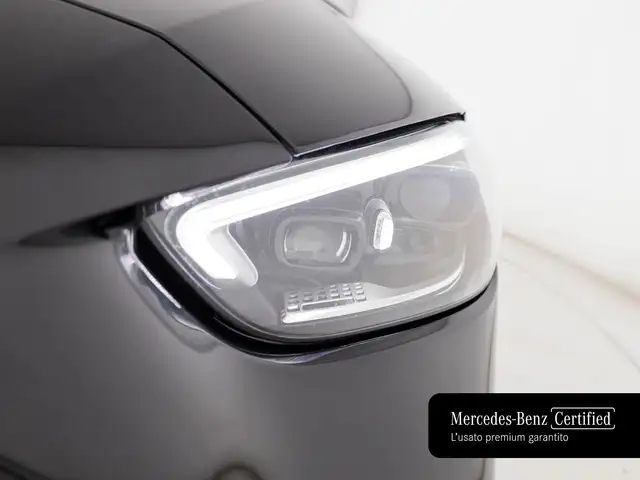 Mercedes-Benz C-Class view 8