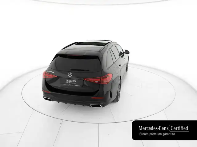 Mercedes-Benz C-Class view 3
