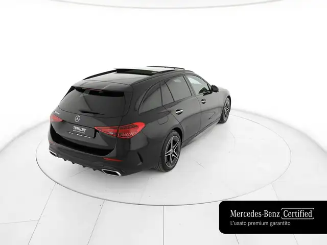 Mercedes-Benz C-Class view 4