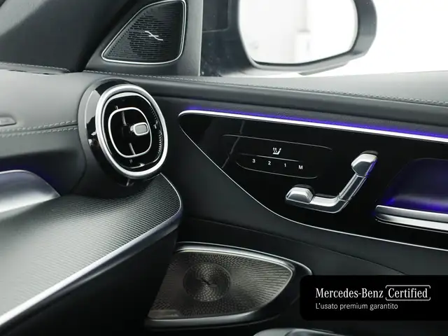 Mercedes-Benz C-Class view 18