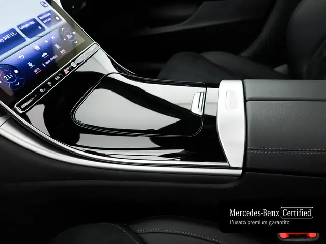 Mercedes-Benz C-Class view 19
