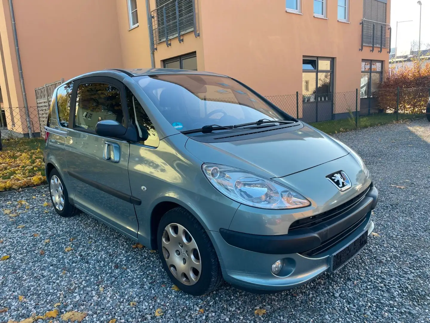 Peugeot 1007 Prémium 75 2-Tronic Grün - 2