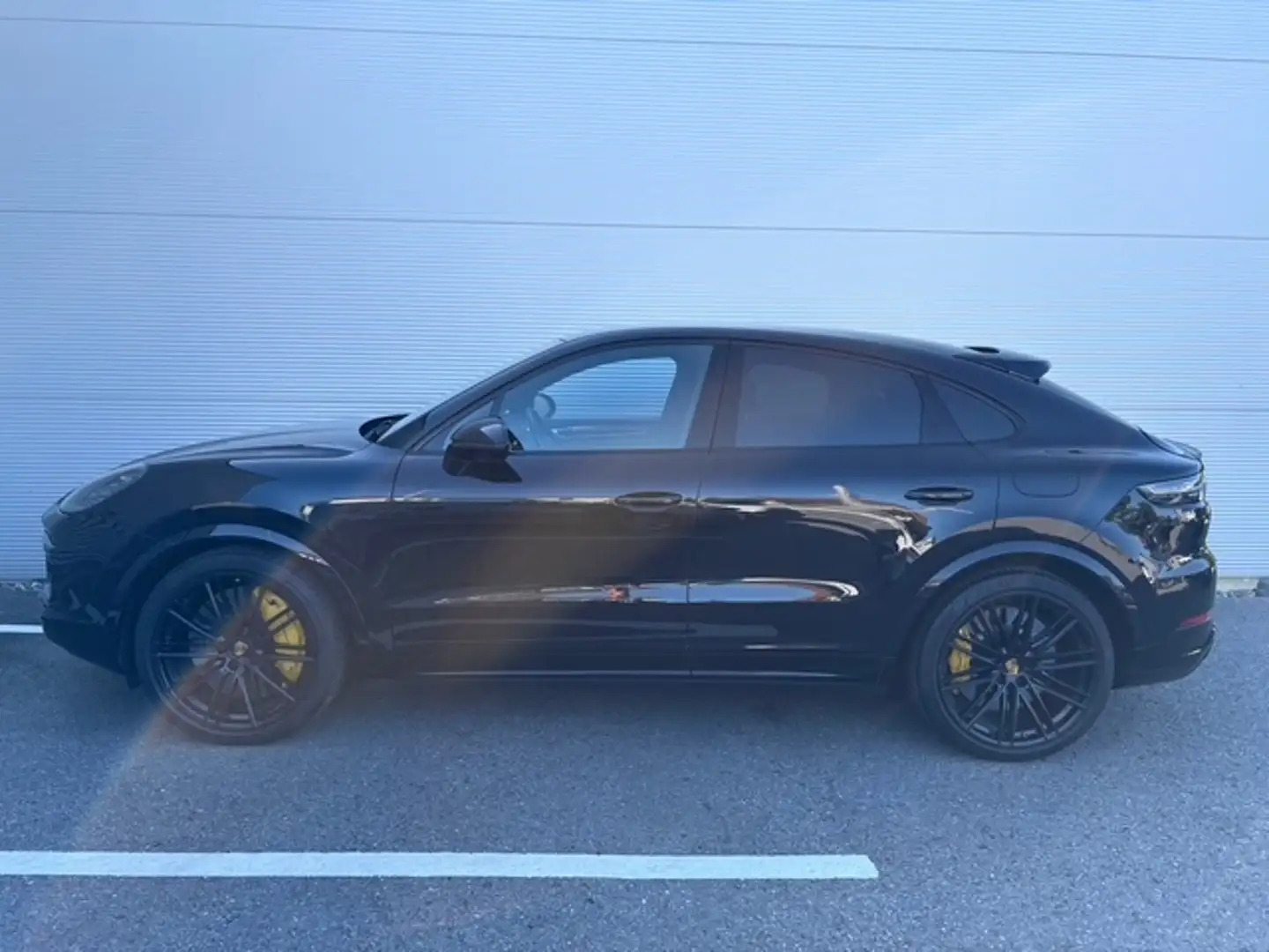 Porsche Cayenne Turbo S E-Hybrid Coupé Schwarz - 2