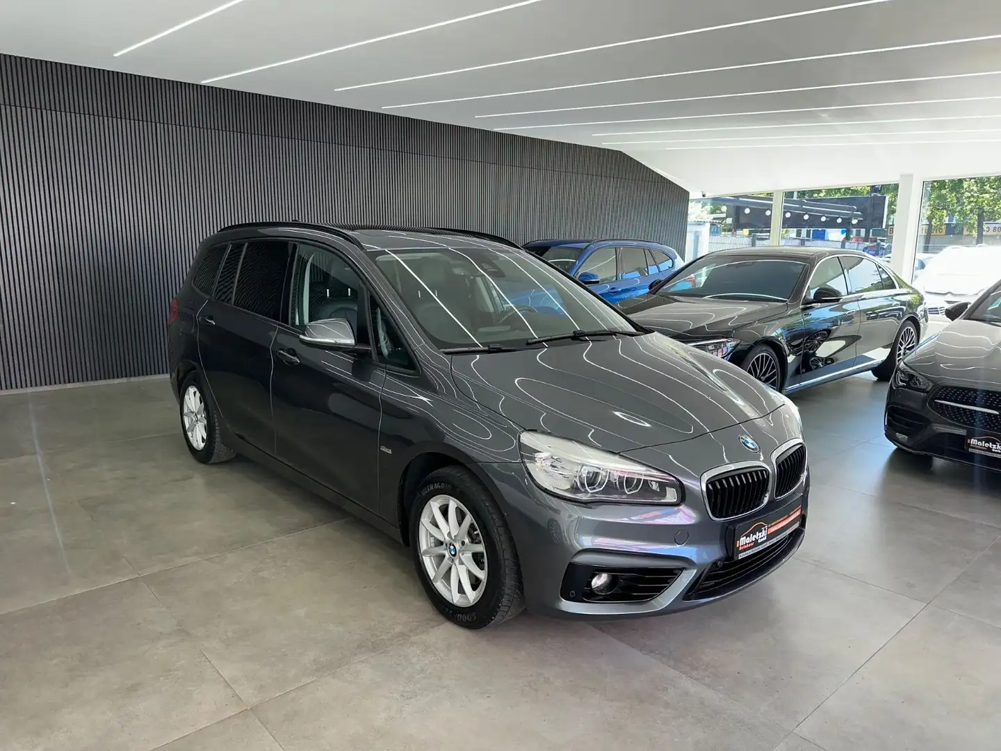 BMW 218 Sport Line*LED*Panorama*Kamera* Gris - 1